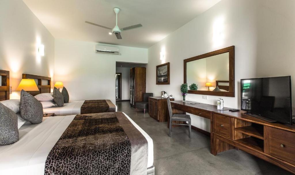 Manthila Hotel 阿努拉德普勒 外观 照片
