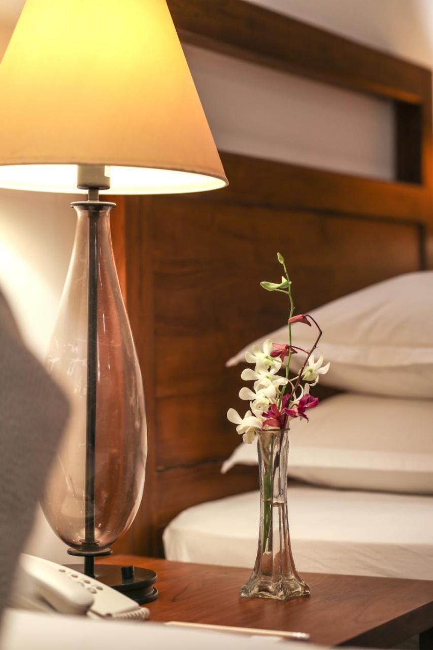 Manthila Hotel 阿努拉德普勒 外观 照片