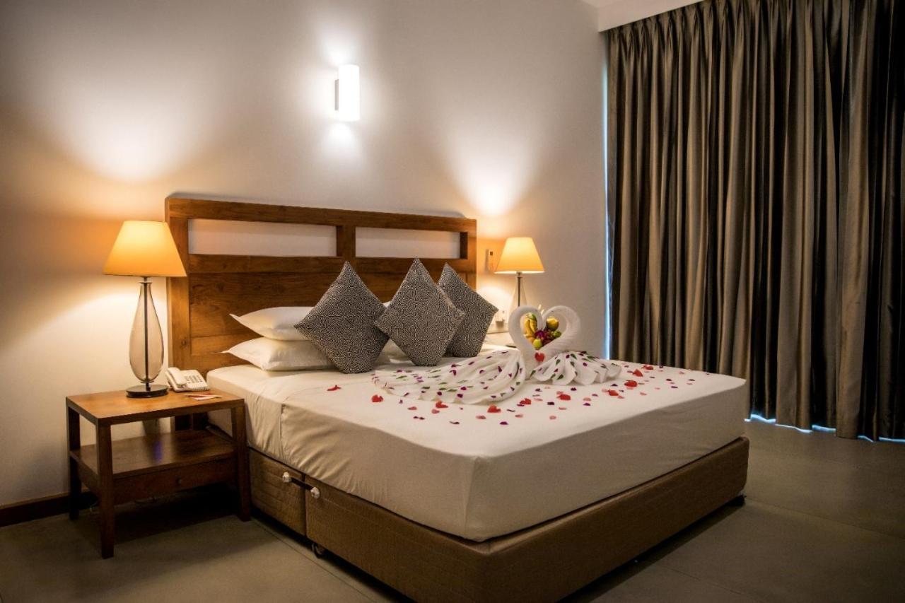 Manthila Hotel 阿努拉德普勒 外观 照片